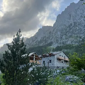 Montain Rosi Pensión Valbone